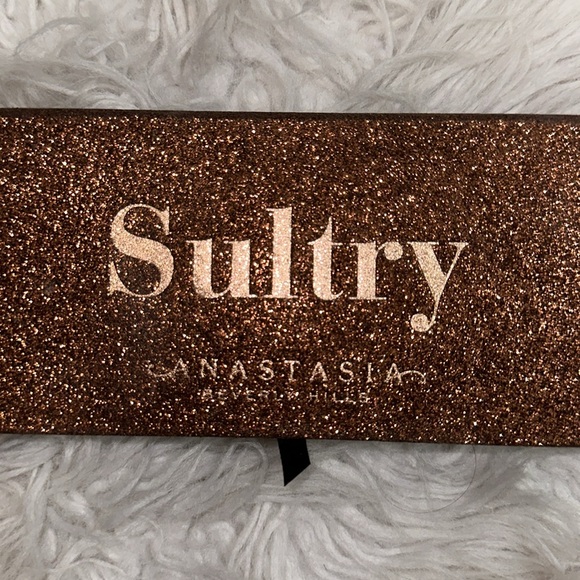 ABH SULTRY PALETTE - Picture 3 of 3